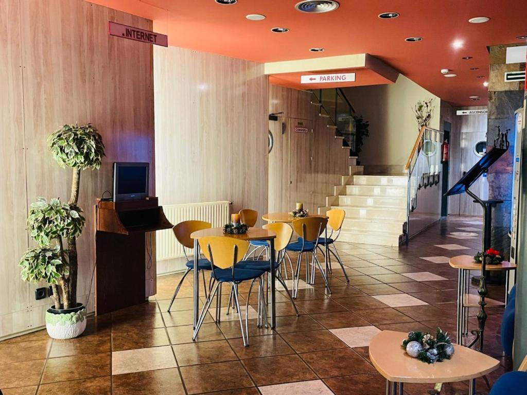 Hotel Yerri Estella Bagian luar foto